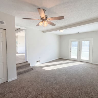 Property photo 3 of 1062 Rita Dr