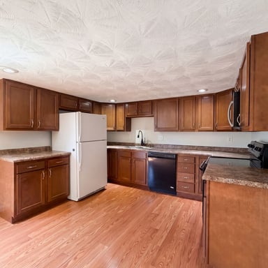 Property photo 2 of 561 Nowlin Ave