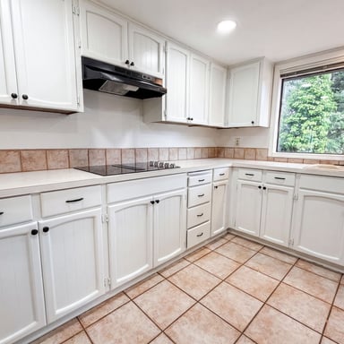 Property photo 2 of 4246 Spring Rock Cir