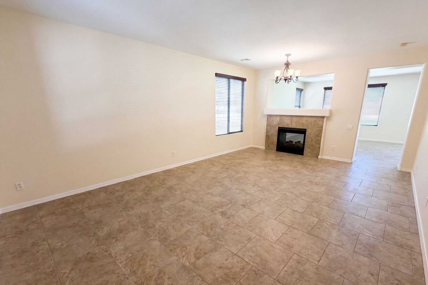 Property photo 3 of 5227 W Bent Tree Dr