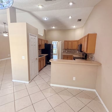 Property photo 2 of 3642 SW Sterricker St