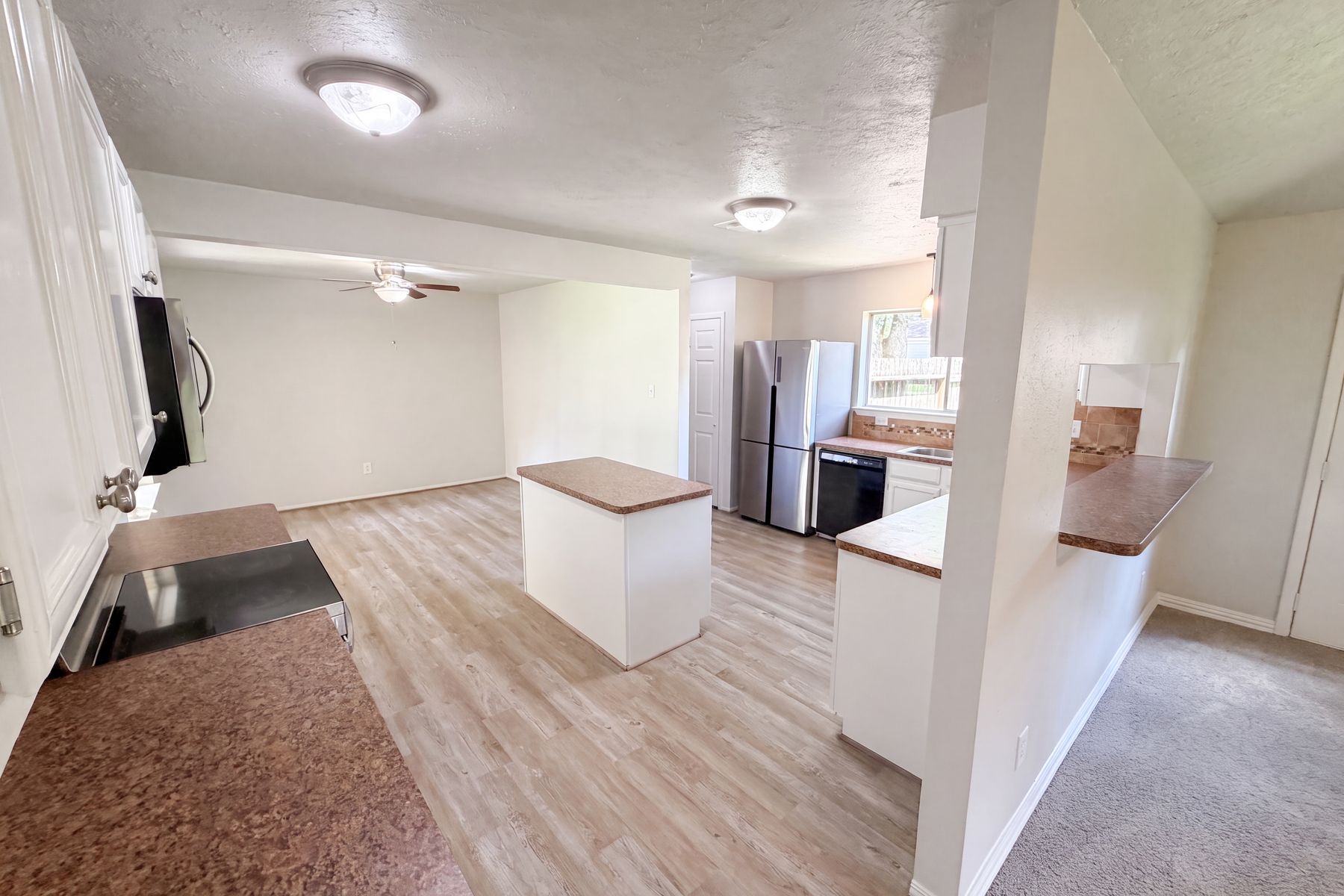 Photo 2 of 19 of 17014 Fid Ct, Crosby, TX