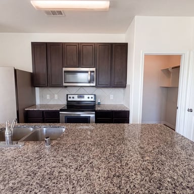 Property photo 2 of 1713 Blue Jay Dr