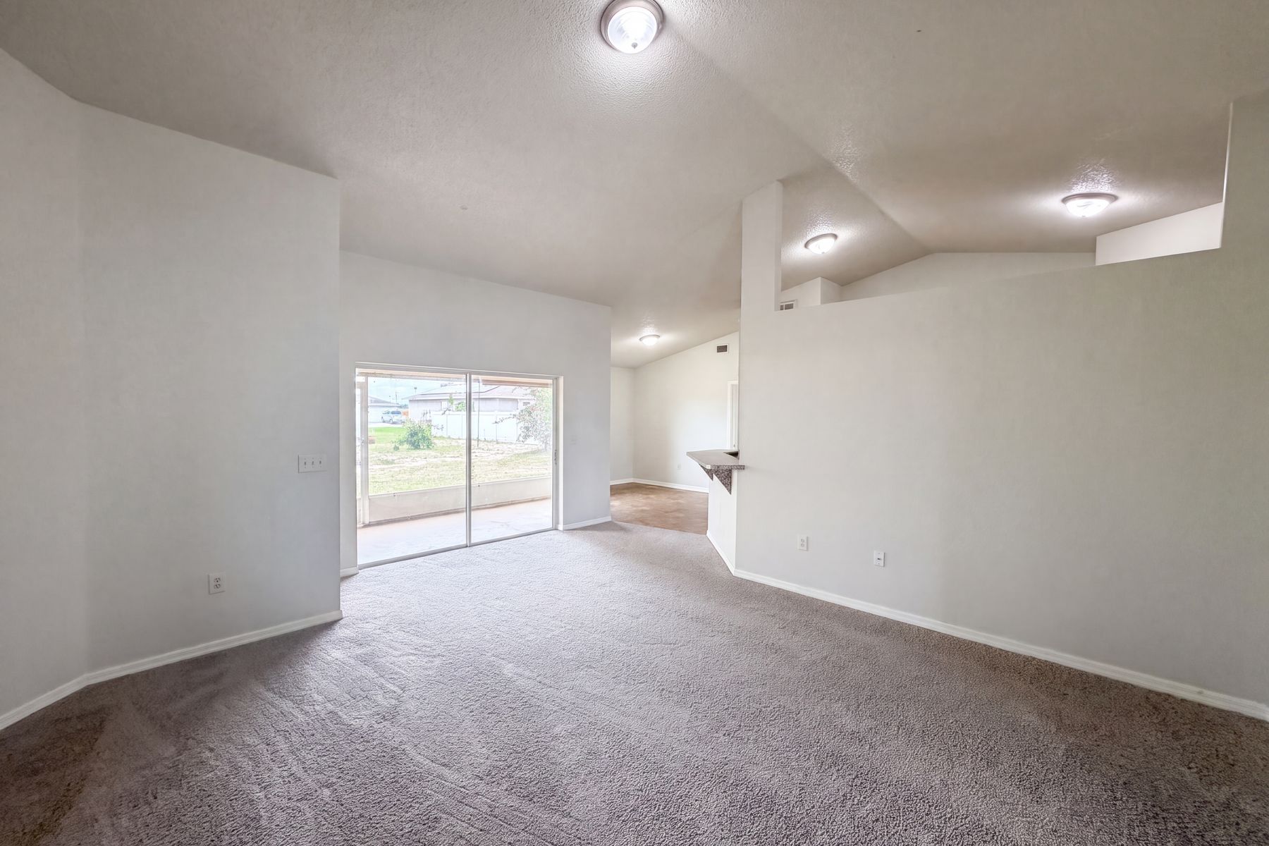 Property photo 3 of 1038 Highland Crest Cir