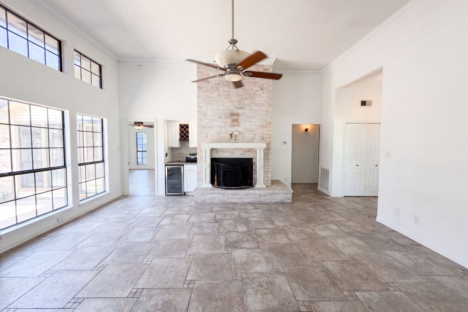 Property photo 3 of 1613 Mullins Dr