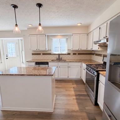 Property photo 2 of 4976 Vicksburg Ln
