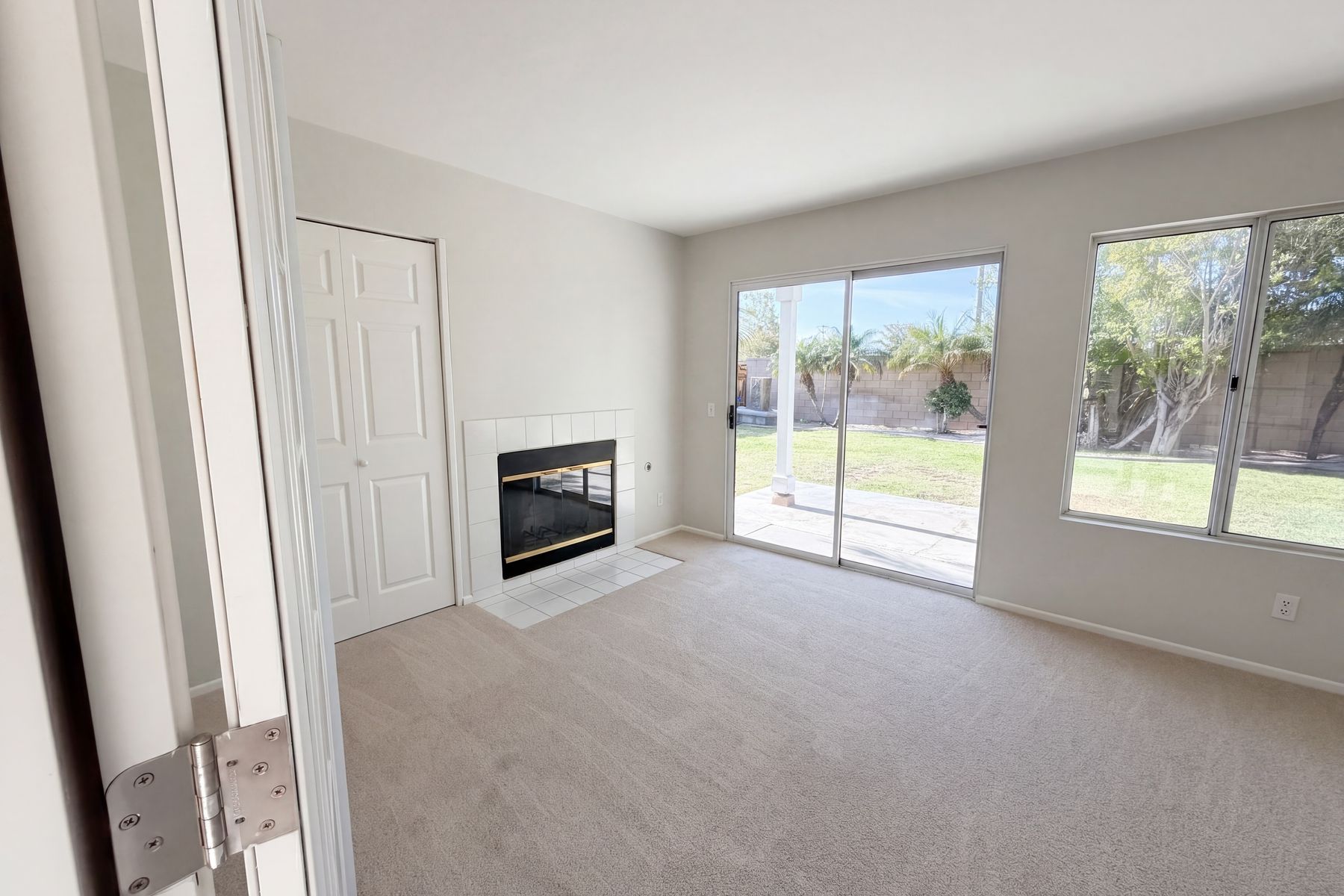 Property photo 3 of 2565 W Fairview Dr