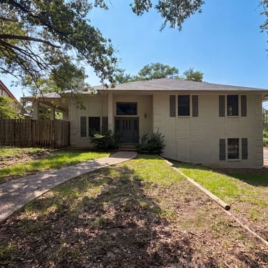 Property photo 1 of 3504 Victorian Dr