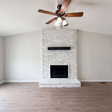 Property photo 3 of 42195 Fairview Dr