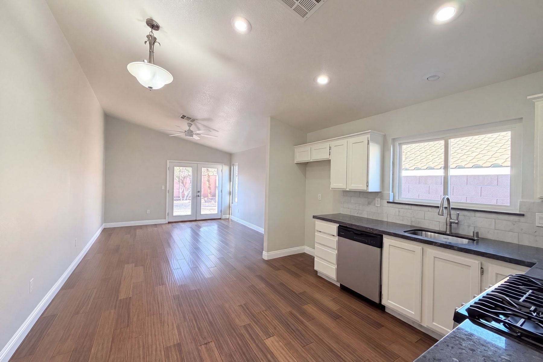 Photo 2 of 39 of 8032 Tailwind Ave, Las Vegas, NV