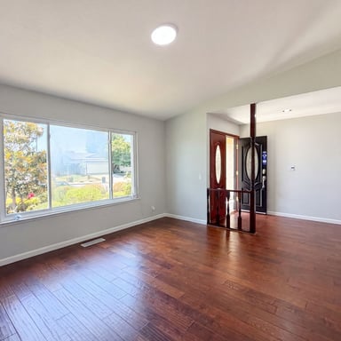 Property photo 3 of 1091 Fox Meadow Way