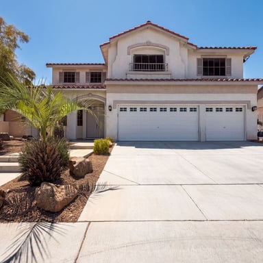Property photo 1 of 3049 Azure Bay St
