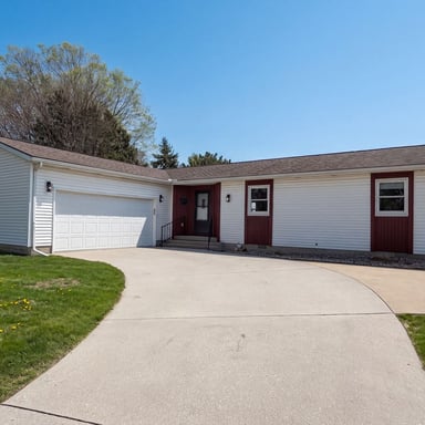 Property photo 1 of 610 Executive Blvd