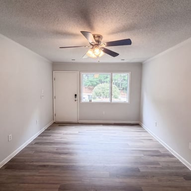 Property photo 3 of 4305 Kaplan Dr