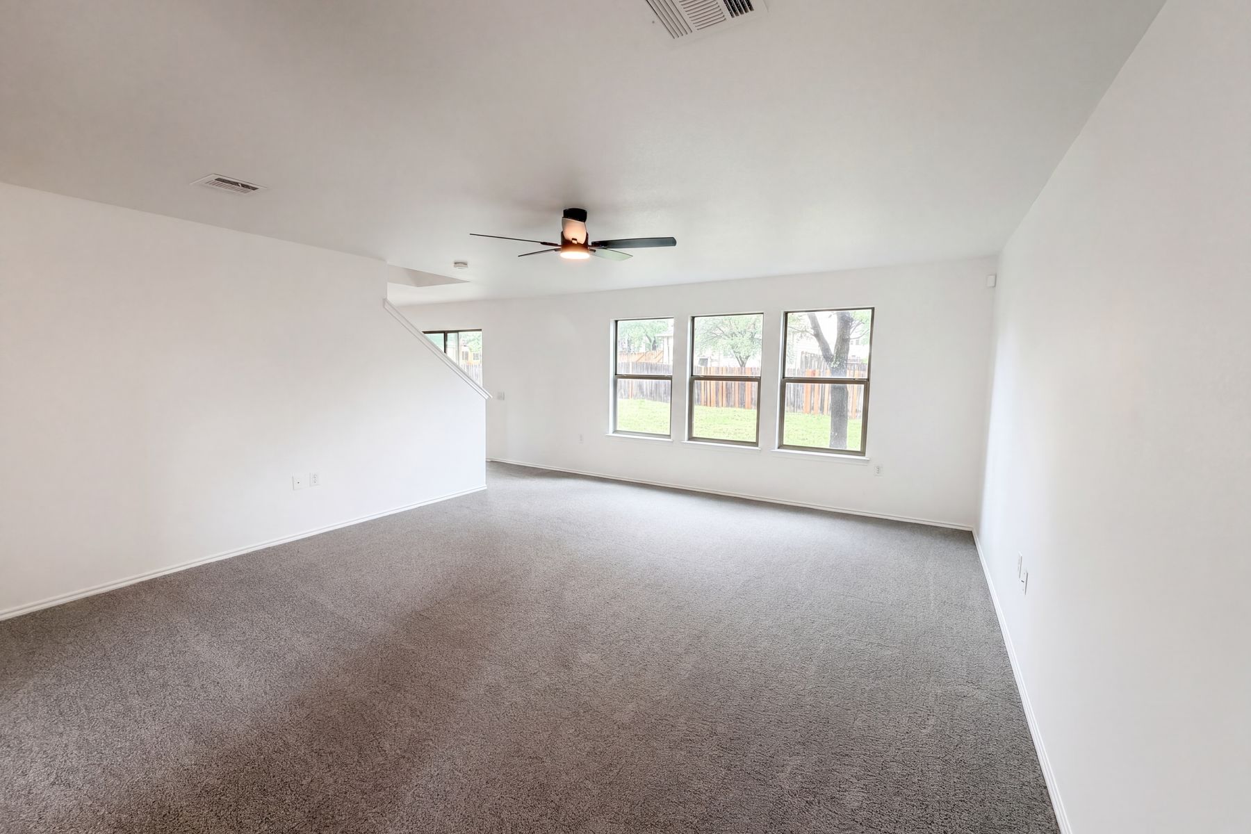Property photo 3 of 5406 S Hearsey Dr