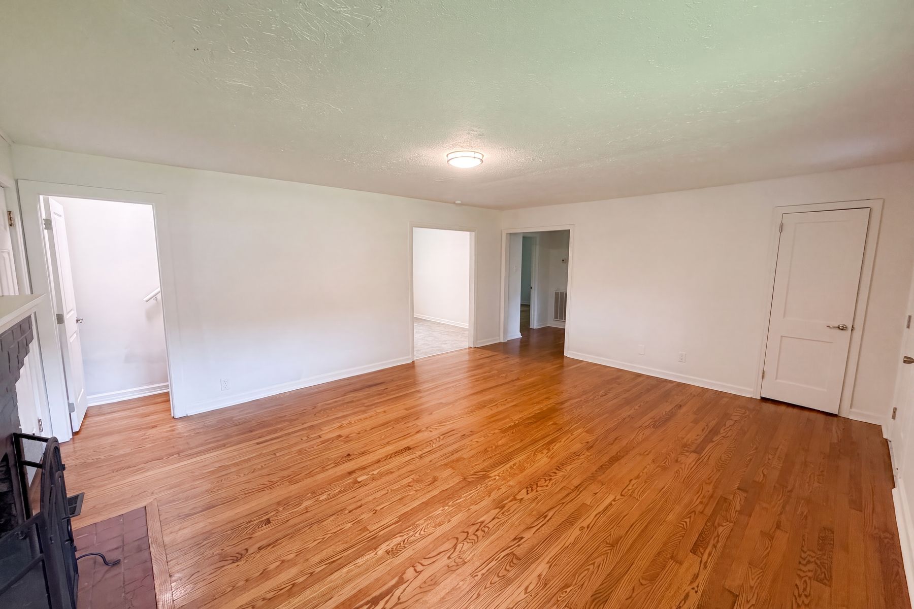 Property photo 3 of 119 Old State Cir