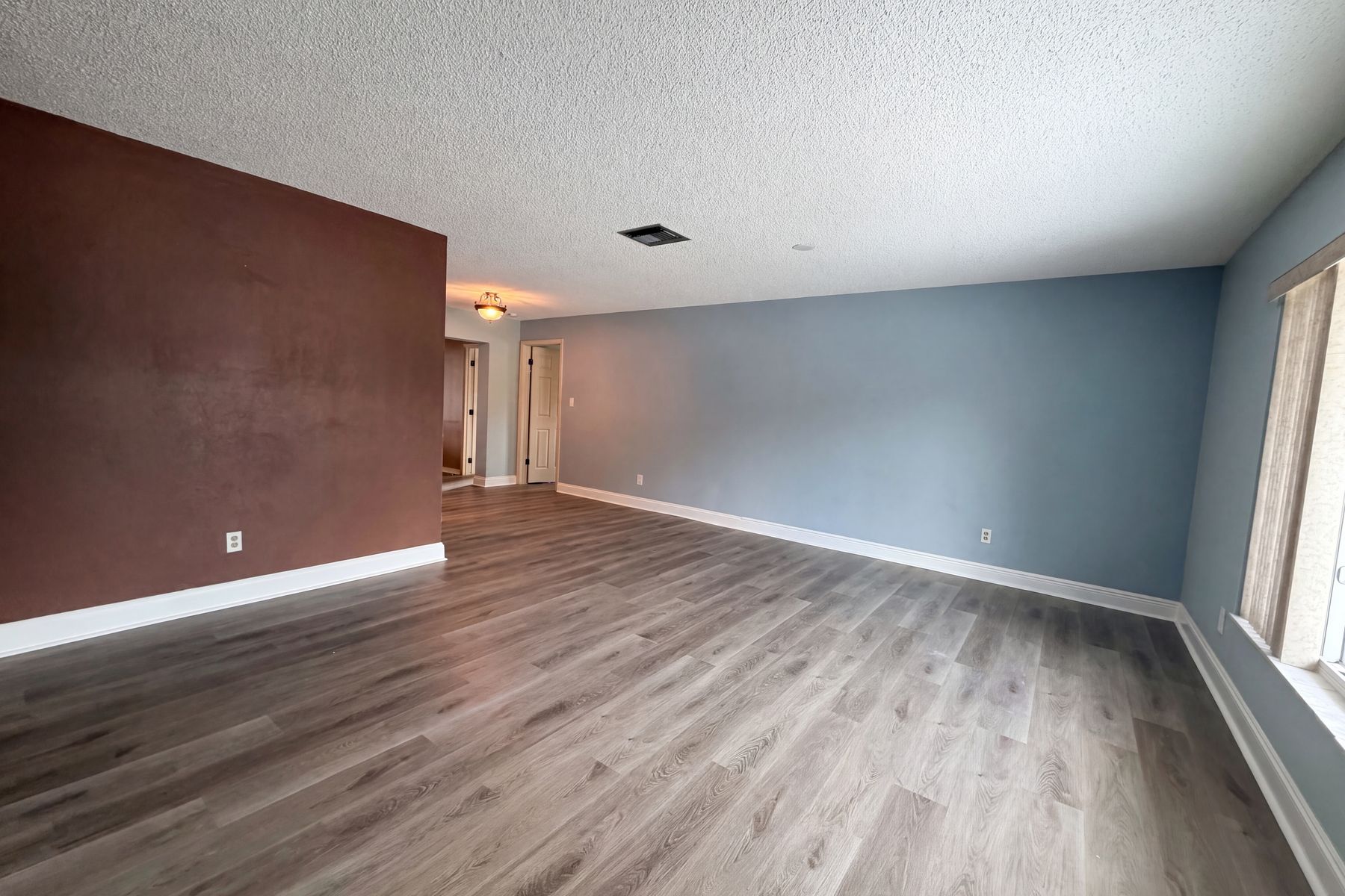 Property photo 3 of 9605 NW 81st St