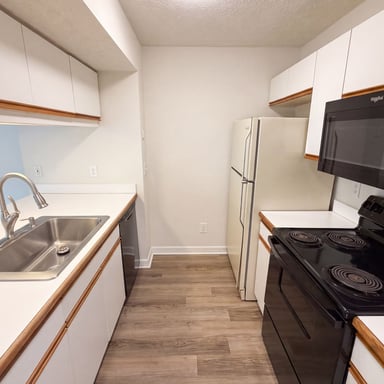 Property photo 2 of 5698 Canehill Ln