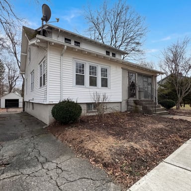 Property photo 2 of 10 Perrot St