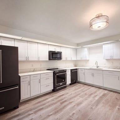 Property photo 2 of 650 SW Meadow Dr Unit 209