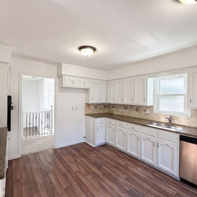 Property photo 2 of 205 NE 1st Street Ter