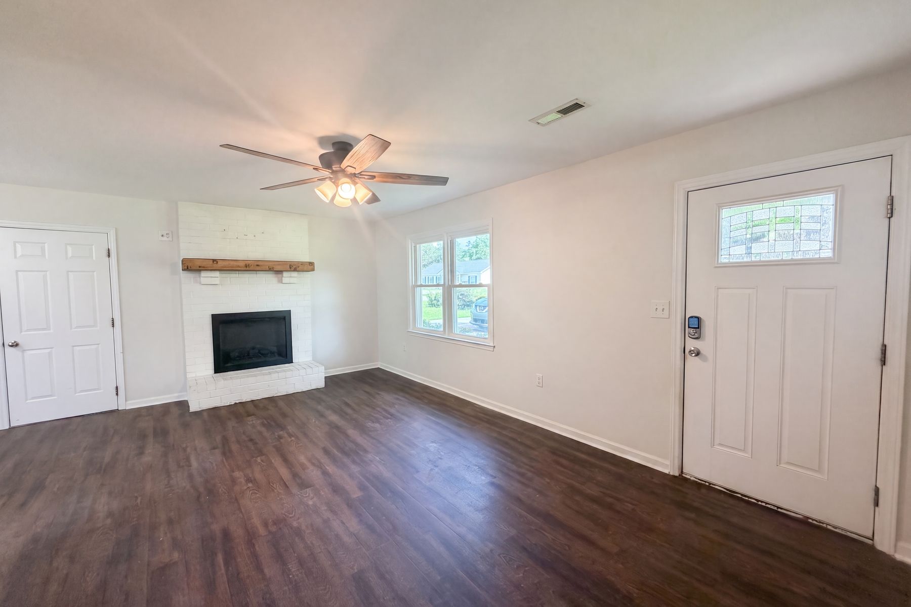Property photo 3 of 1110 Stuart Dr