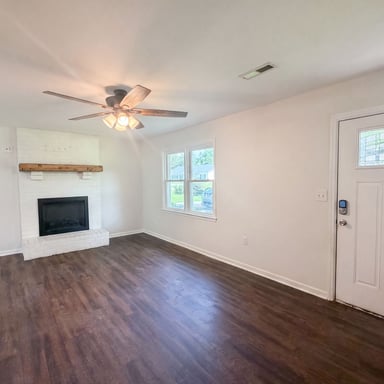 Property photo 3 of 1110 Stuart Dr