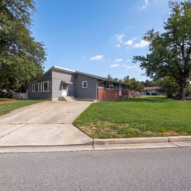 Property photo 1 of 13512 Fitzhugh Ln
