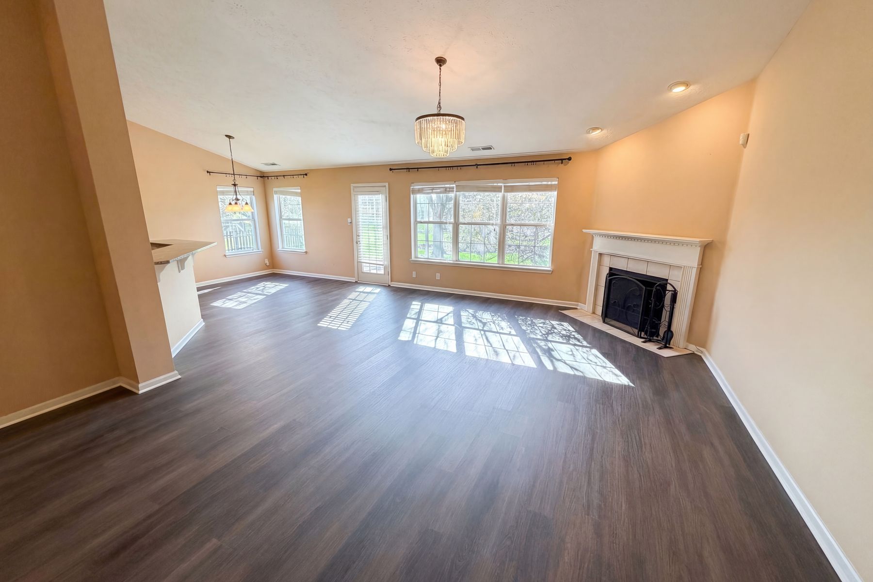 Property photo 3 of 13167 Roma Bnd