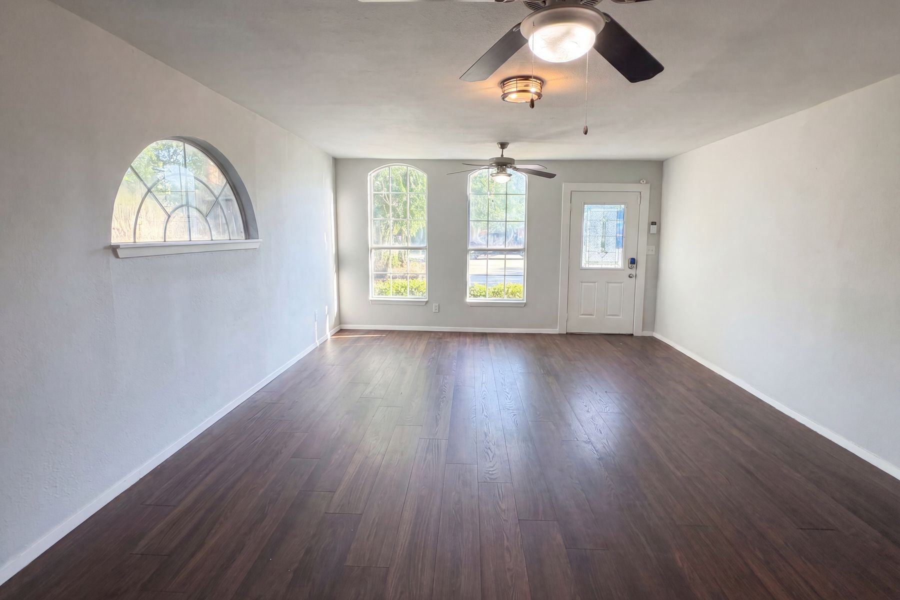 Property photo 3 of 4526 S Horseshoe Trl