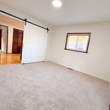 Property photo 3 of 35115 University St