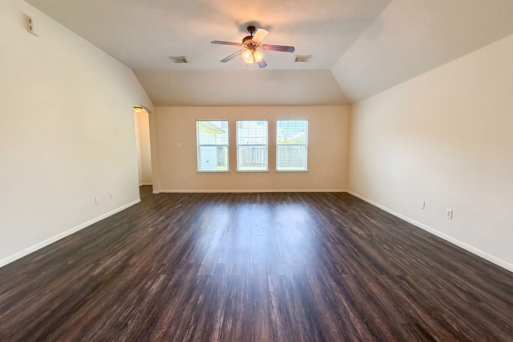 Property photo 3 of 16915 Shoal Park Dr
