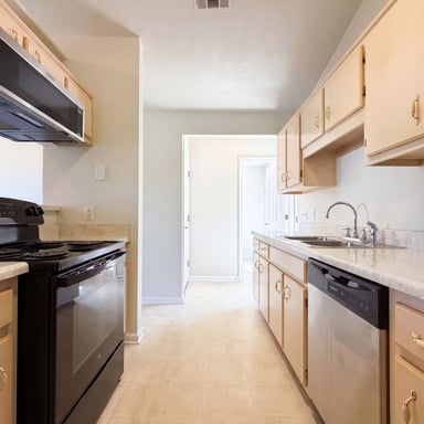 Property photo 2 of 609 Sandy Spring Trl