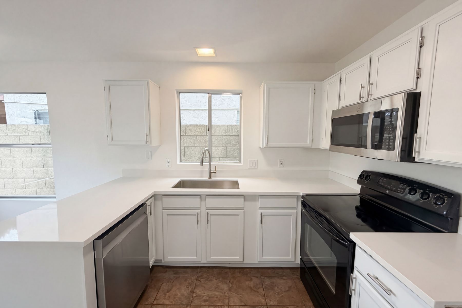Photo 2 of 20 of 4058 W Chama Dr, Glendale, AZ