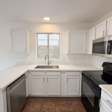 Property photo 2 of 4058 W Chama Dr