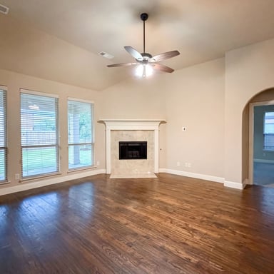 Property photo 3 of 725 Lyndhurst Dr