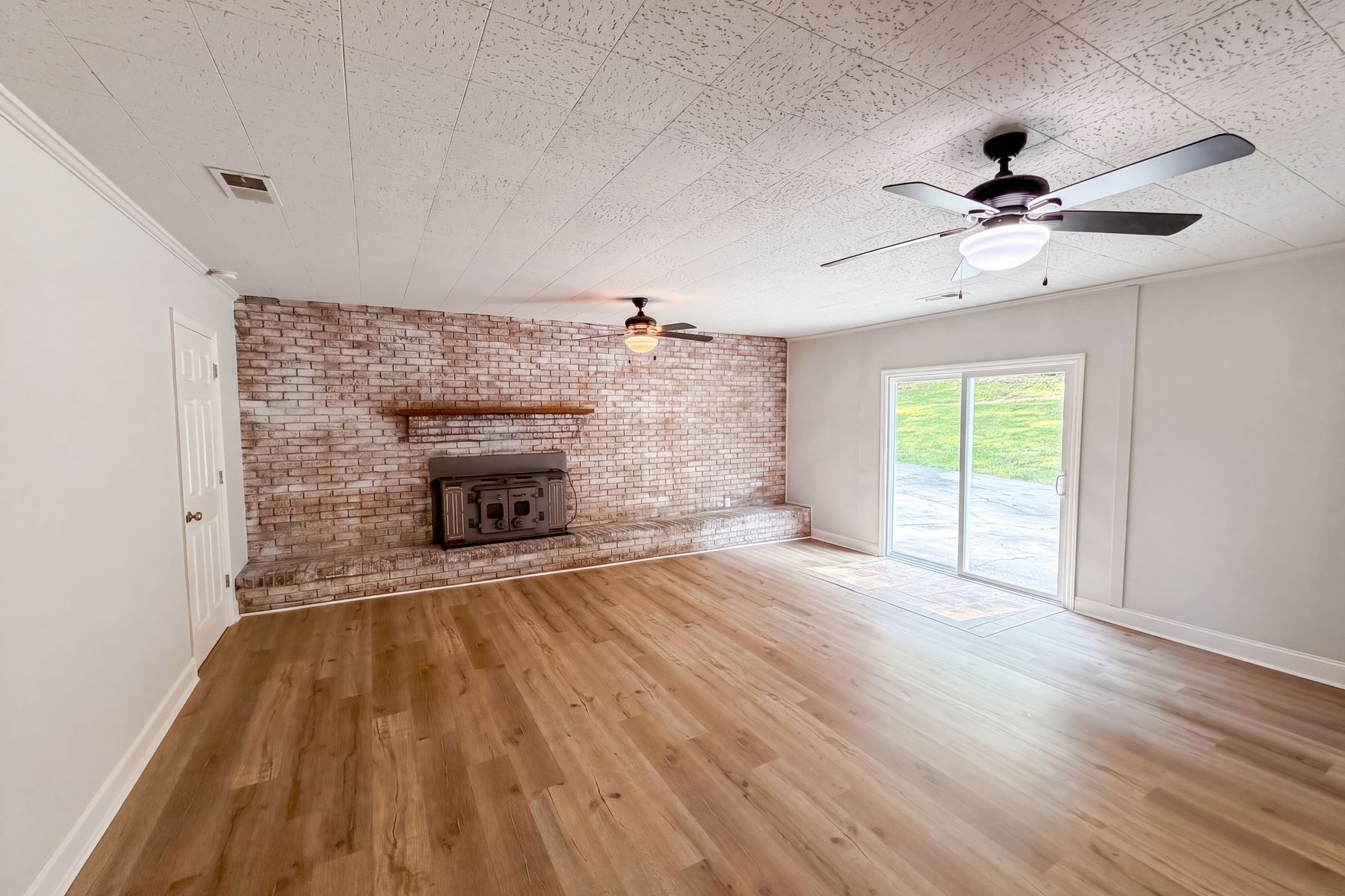 Property photo 3 of 529 Timberlane Dr
