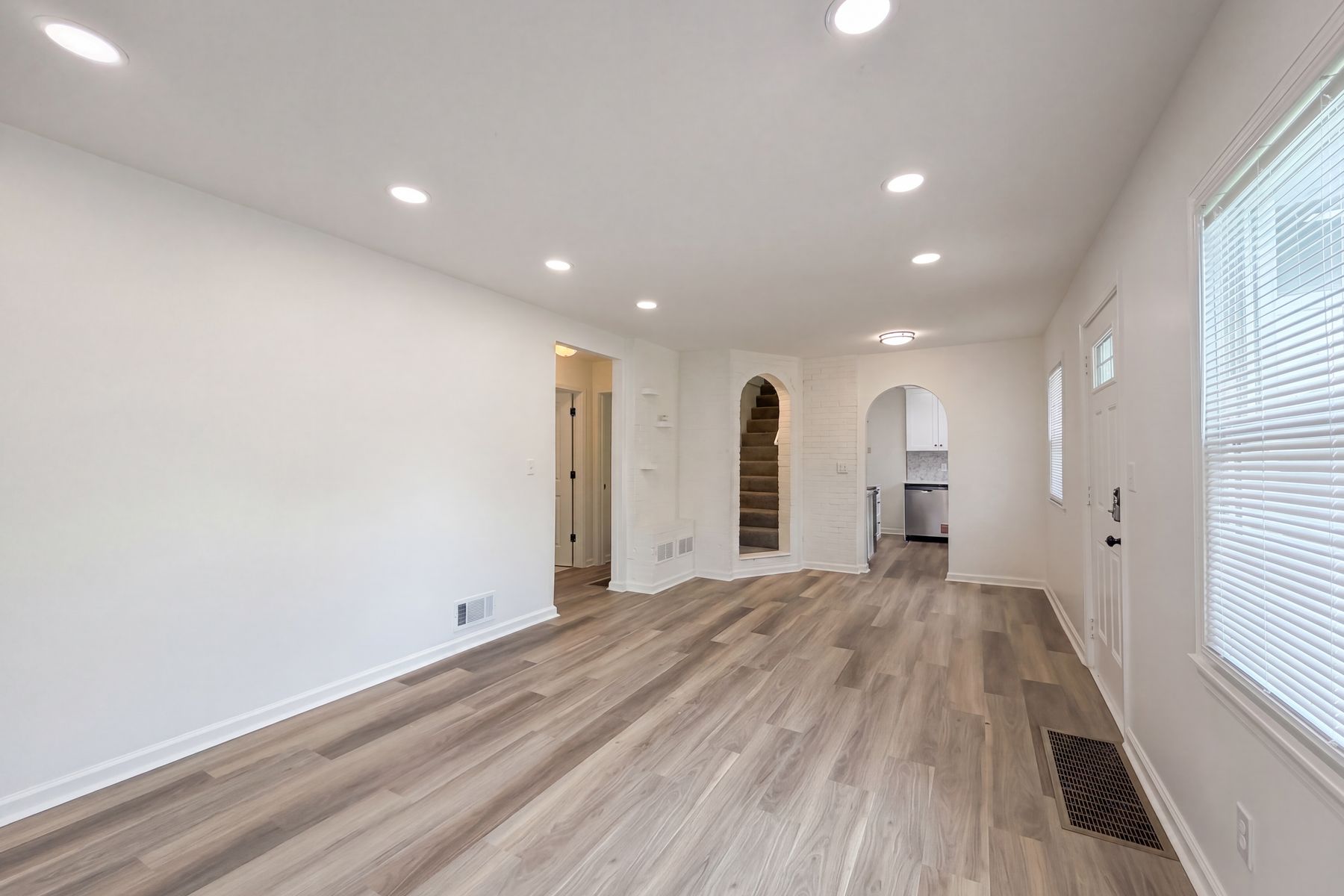Property photo 3 of 5525 Yecker Ave