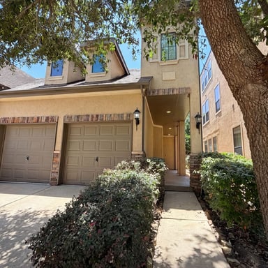 Property photo 1 of 2942 Royal Oaks Crst