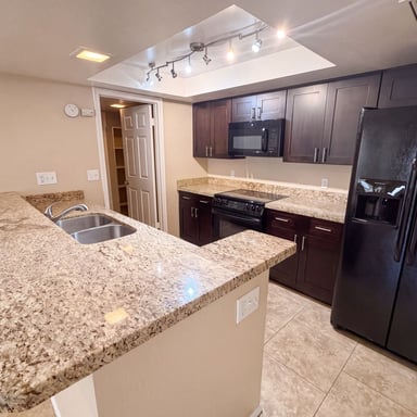 Property photo 2 of 1388 N Los Altos Dr