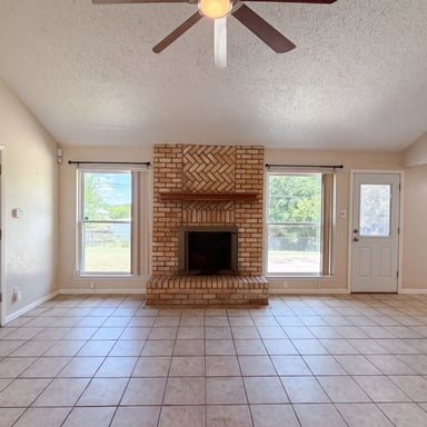 Property photo 3 of 2803 Persimmon Dr