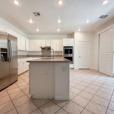 Property photo 2 of 3049 Azure Bay St