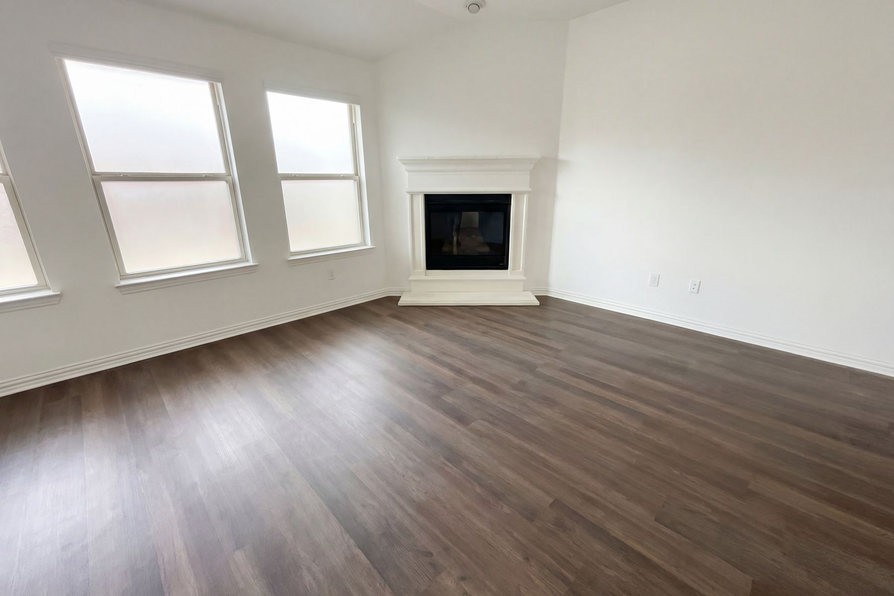 Property photo 3 of 8400 High Garden St