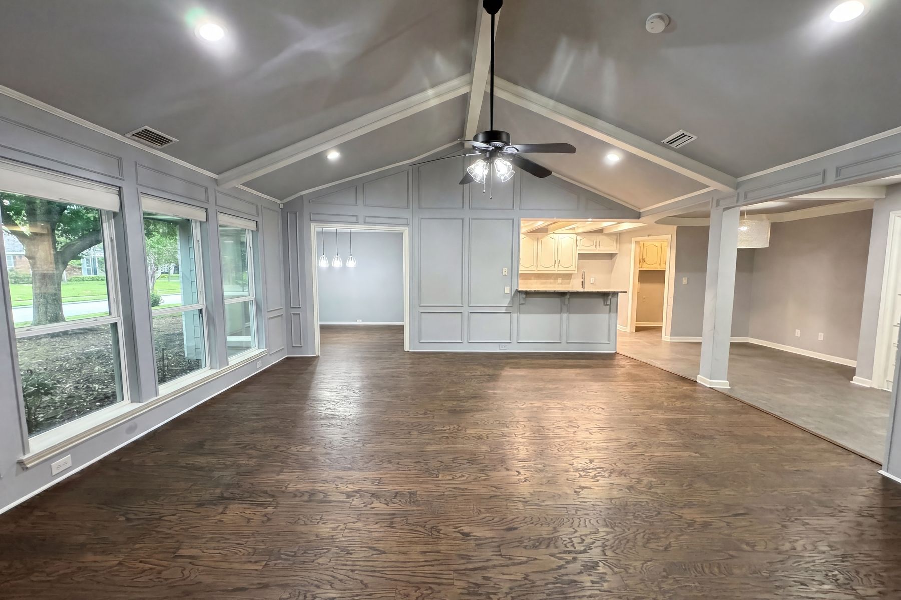 Property photo 3 of 3717 Knob Hill Dr
