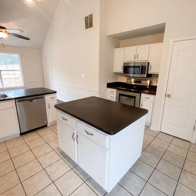 Property photo 2 of 169 Manley Dr