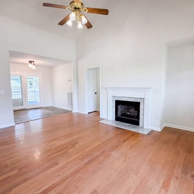 Property photo 3 of 1037 Shadowbrook Dr