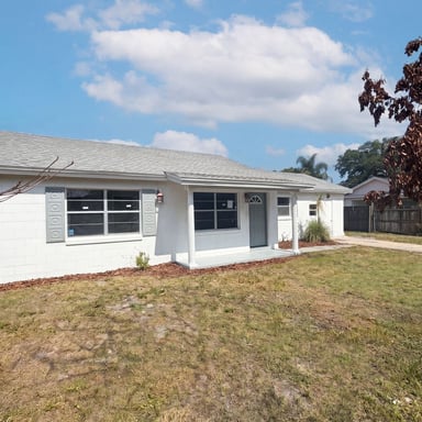 Property photo 1 of 1100 Carefree Cove Dr