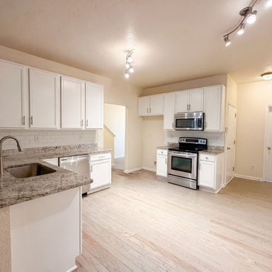 Property photo 2 of 5080 Windsor Forrest Ln