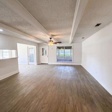 Property photo 3 of 5917 Raza Rd