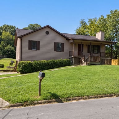 Property photo 1 of 3 Eden Dr NW